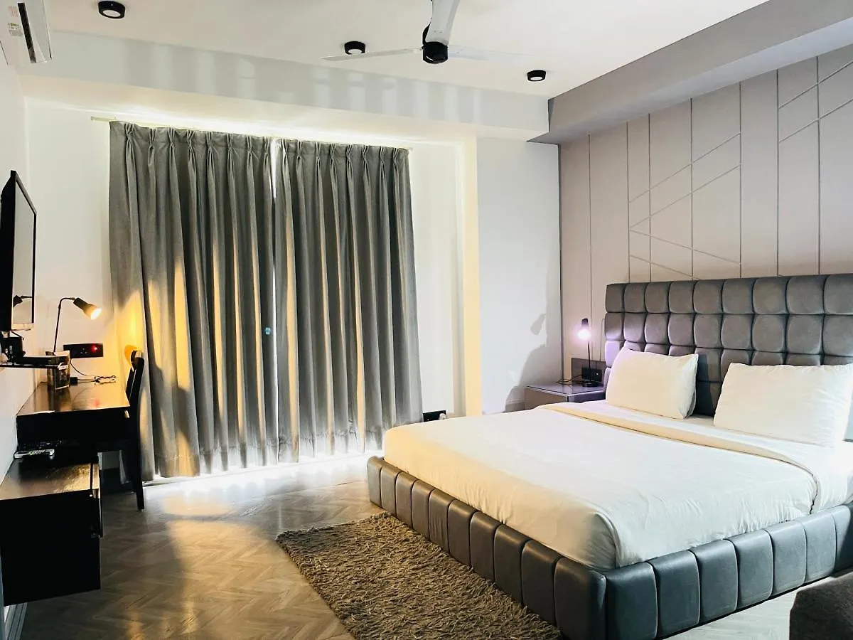 Bedchambers Luxurious Serviced Apartment In גורגאון הודו