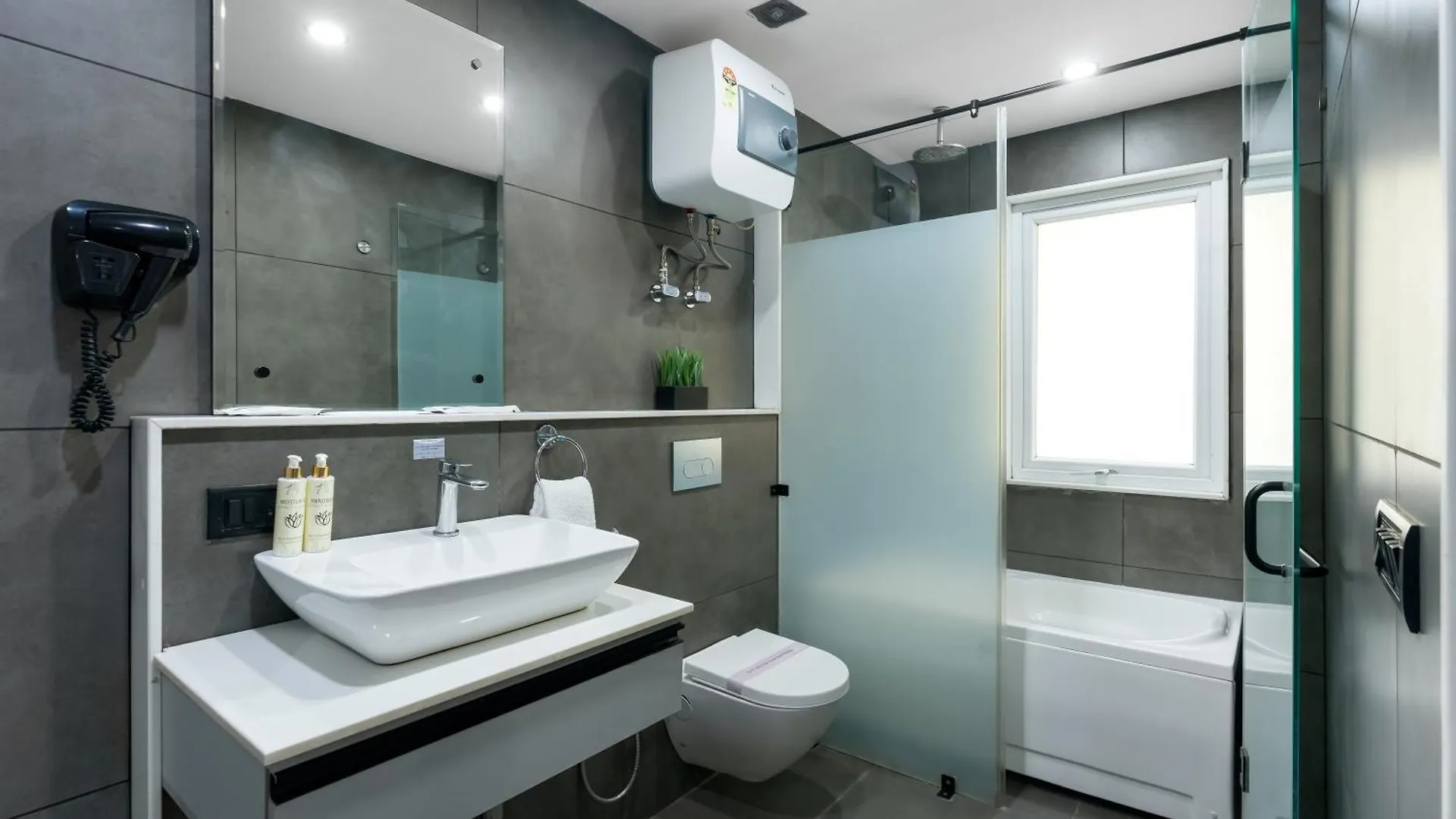 Bedchambers Luxurious Serviced Apartment In גורגאון
