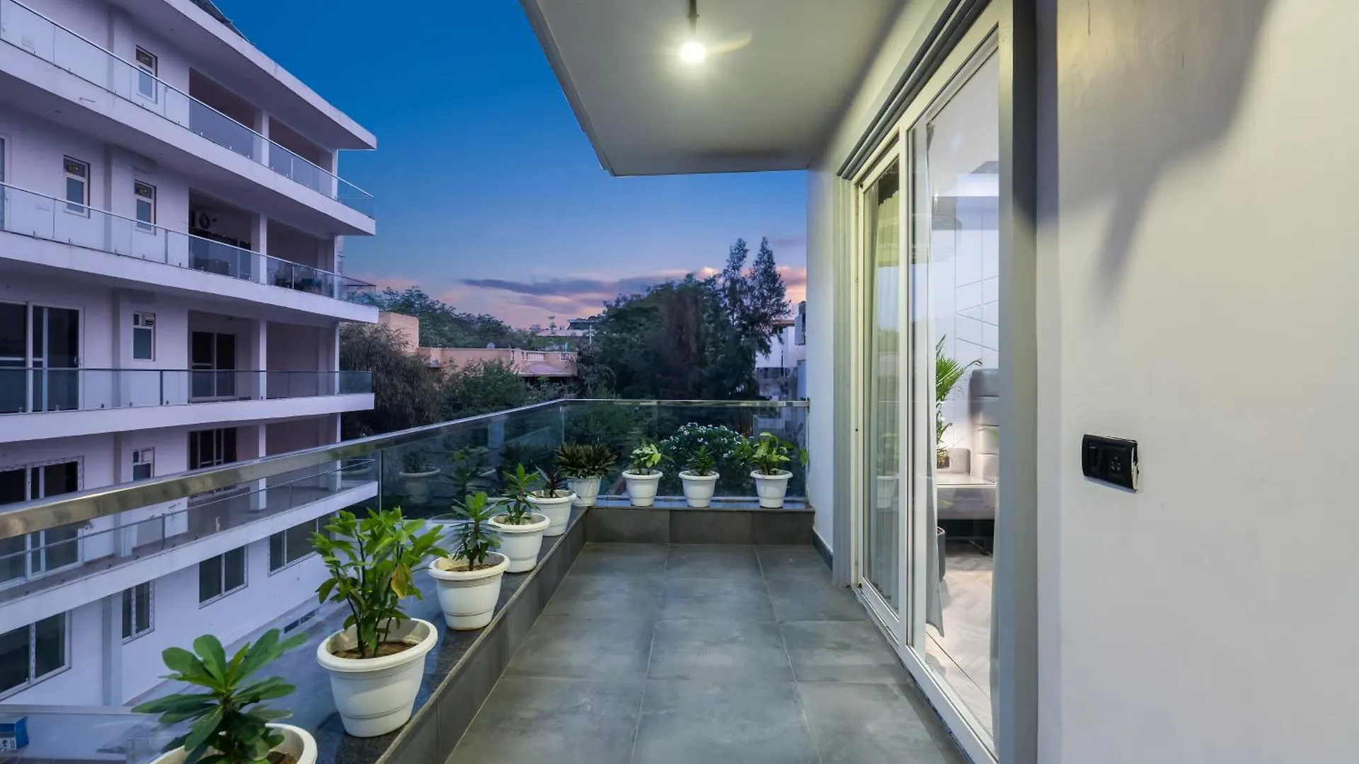 Bedchambers Luxurious Serviced Apartment In Gurgaon